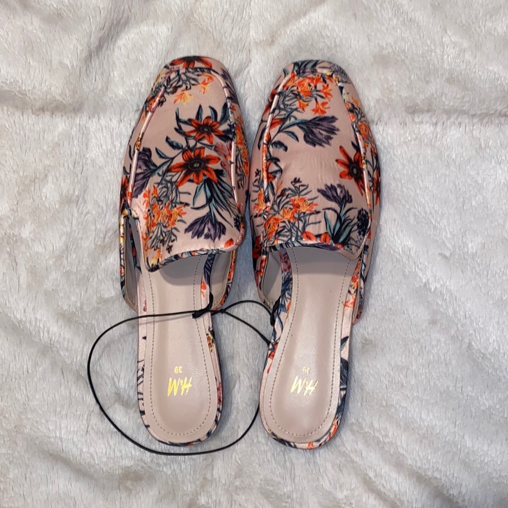 Floral slip on